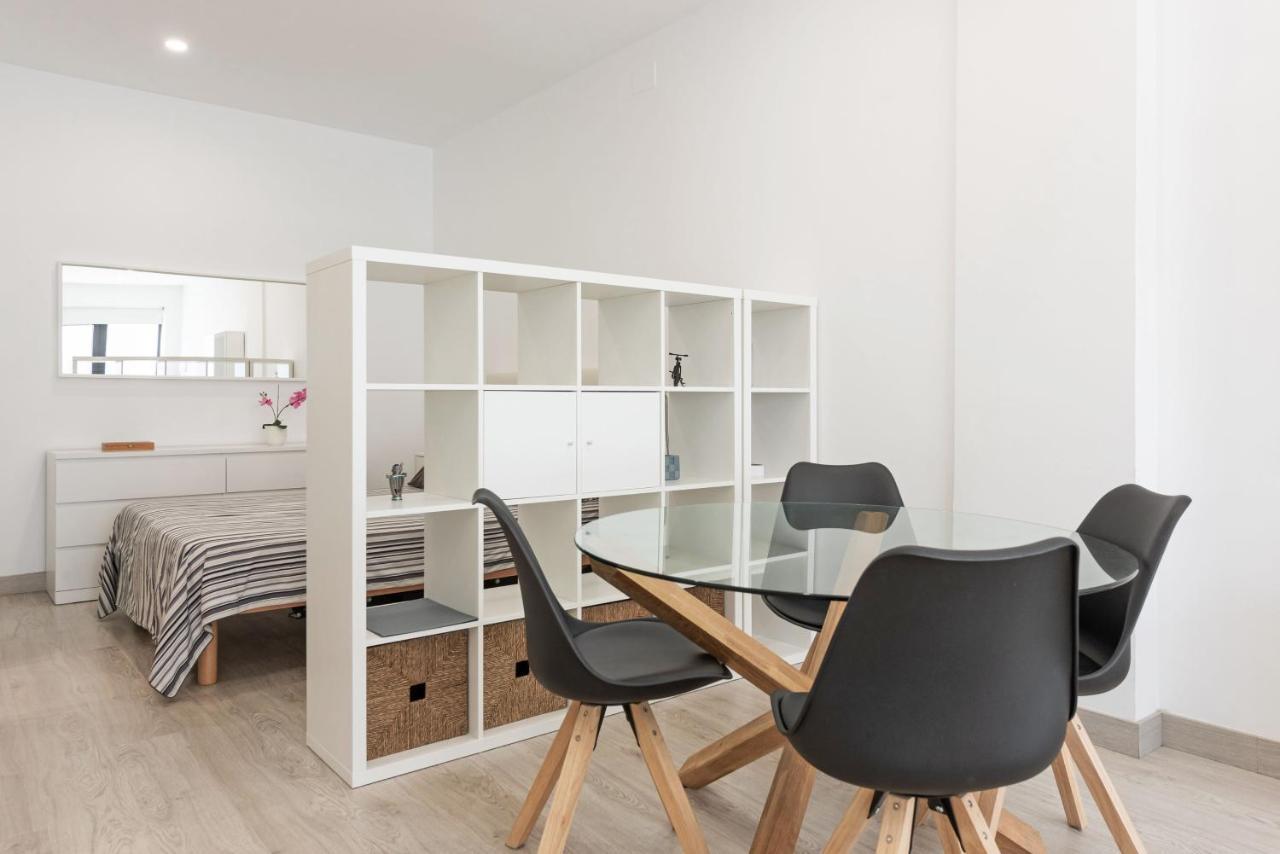 Charming Loft B Apartment มาลากา ภายนอก รูปภาพ